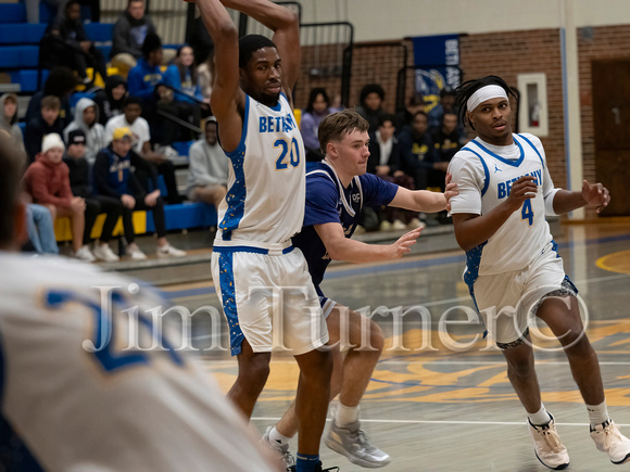 SWEDE MEN BBALL vs AVILA-11