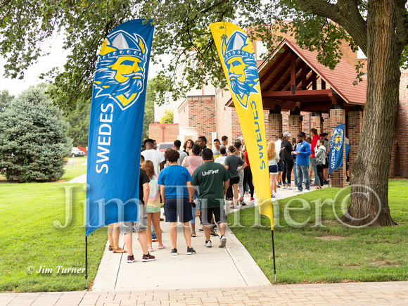 FALL ATHLETES MOVE IN DAY-90631