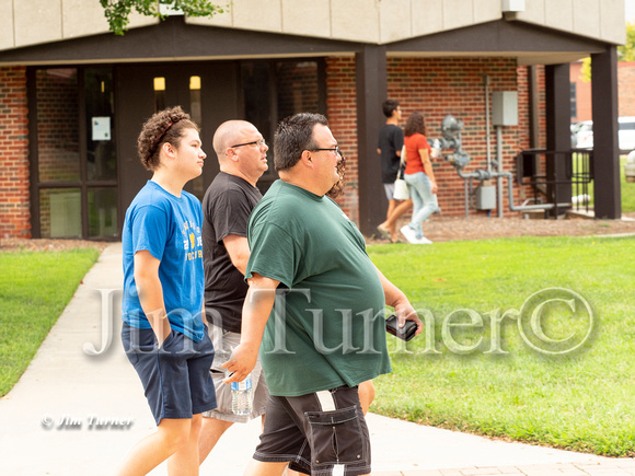 FALL ATHLETES MOVE IN DAY-90624