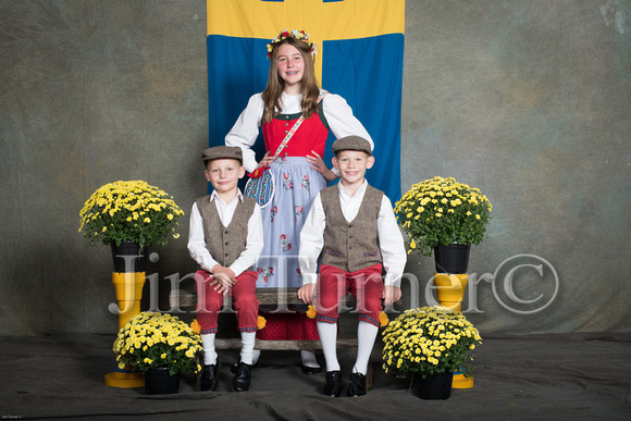 SWEDISH COSTUMES 2019-92
