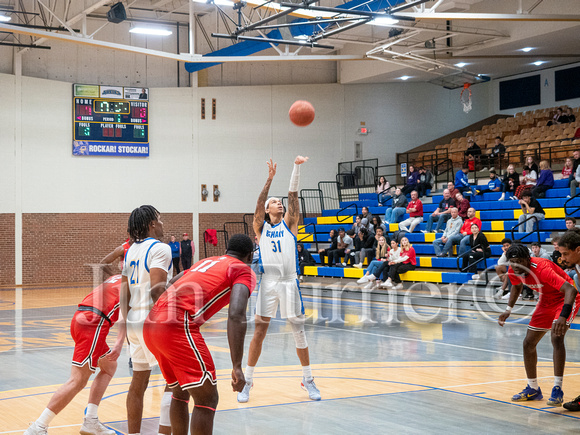 MEN BBALL v MCPHERSON-1