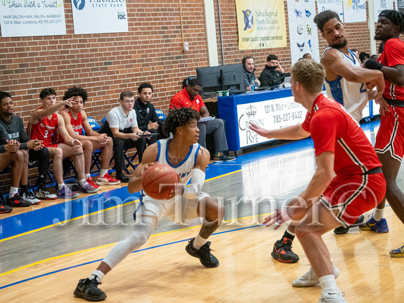 MEN BBALL v MCPHERSON-19