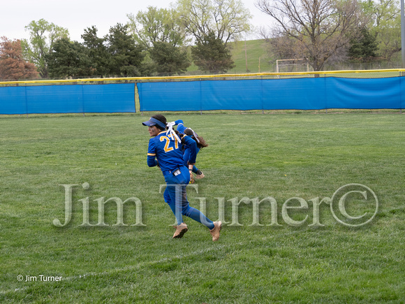 SOFTBALL vs SOUTHWESTERN-5